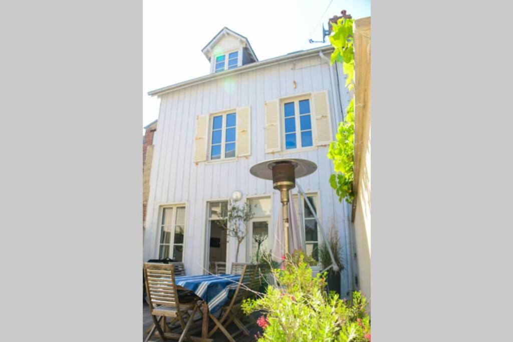 La Maison Bleue Cabourg Buitenkant foto